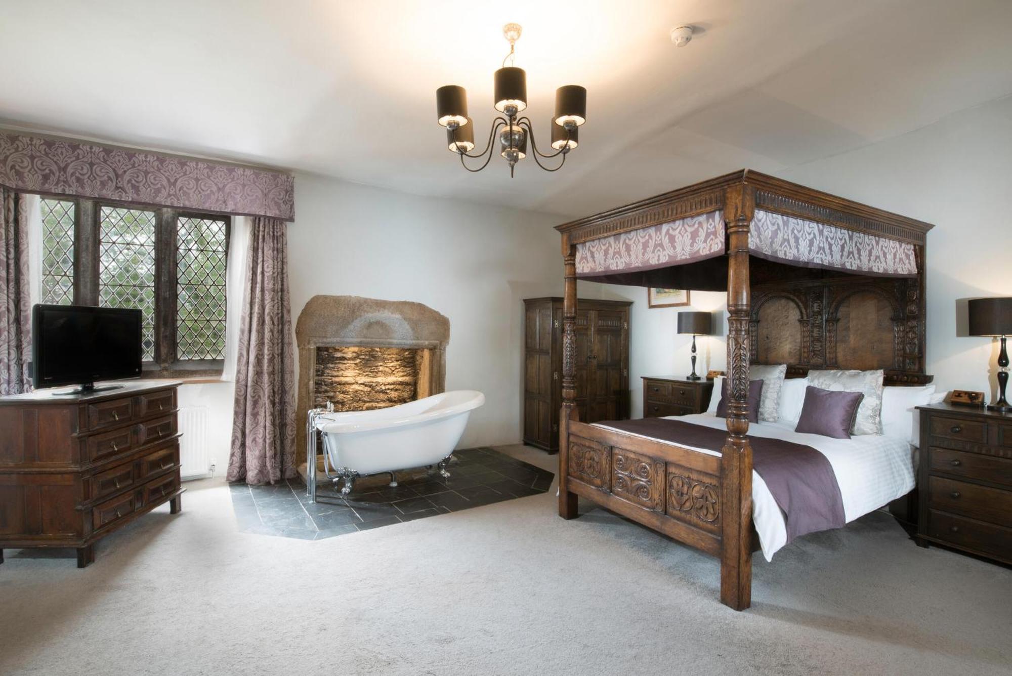 Boringdon Hall Hotel And Spa Plymouth Exterior photo The Tudor Suite